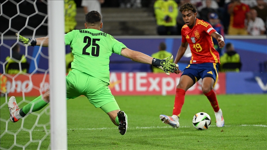 西班牙对格鲁吉亚：西班牙坚韧的反击确保了晋级四分之一决赛